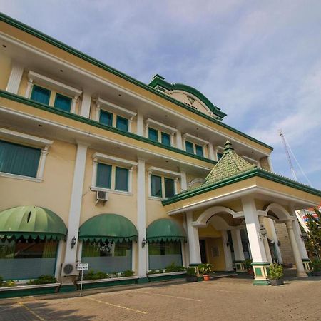 Permata Hijau Hotel Cirebon Kültér fotó