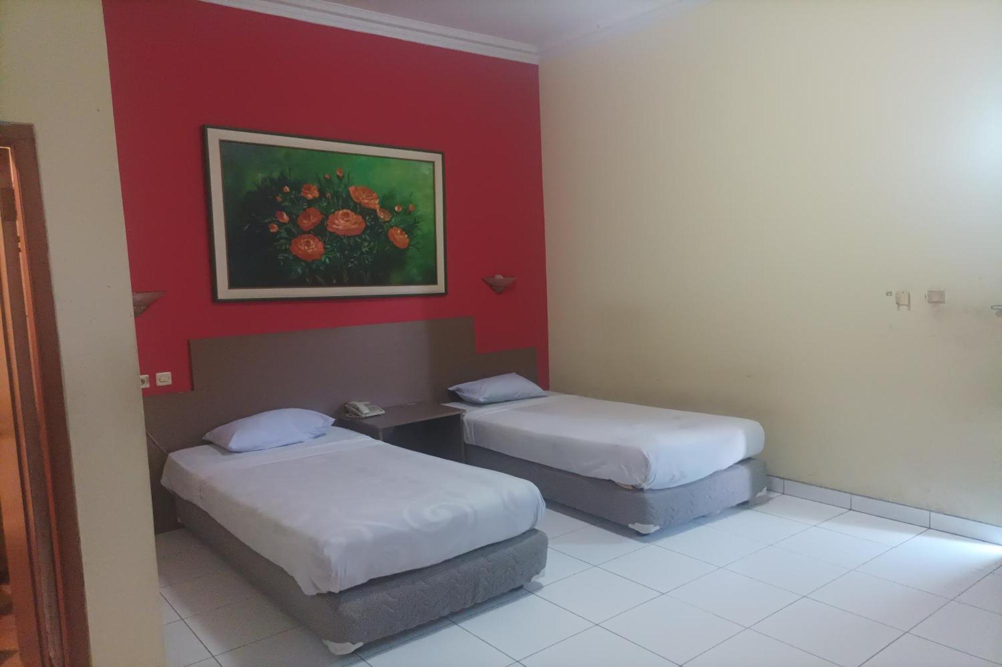 Permata Hijau Hotel Cirebon Kültér fotó