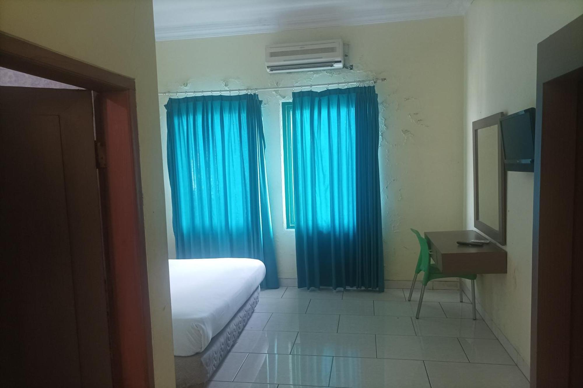 Permata Hijau Hotel Cirebon Kültér fotó