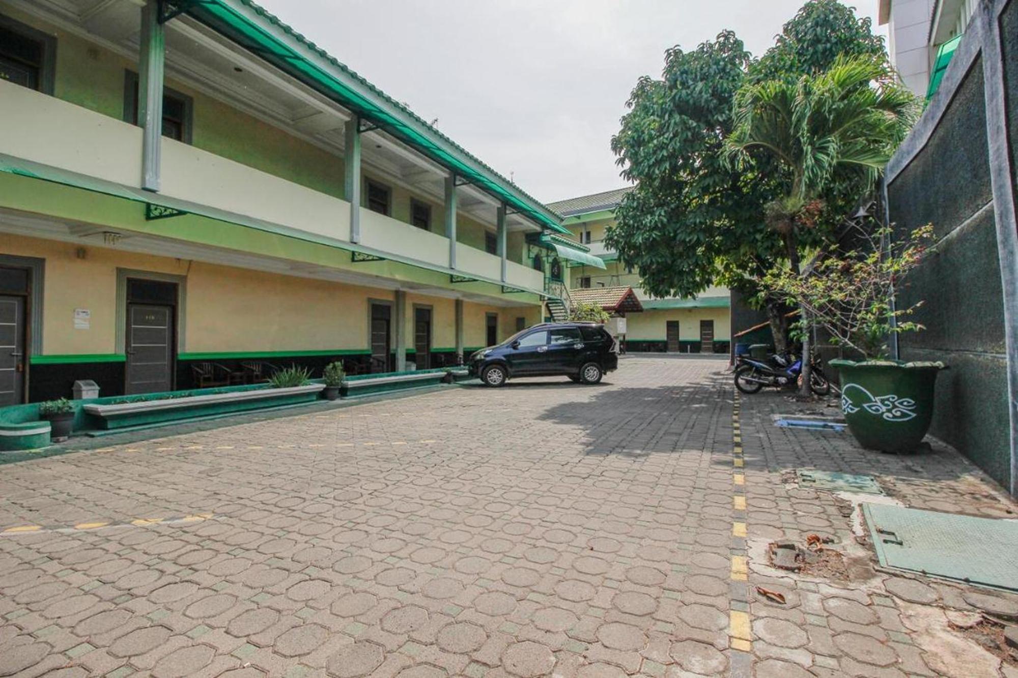 Permata Hijau Hotel Cirebon Kültér fotó